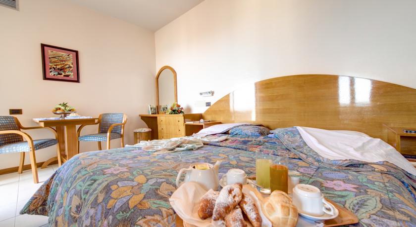Bajamar Hotel Formia — Рівʼєра ді Улісс, Італія мініатюра 20