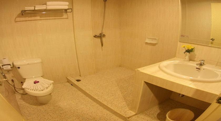 Baumanburi Hotel — о. Пхукет, Таїланд мініатюра 6
