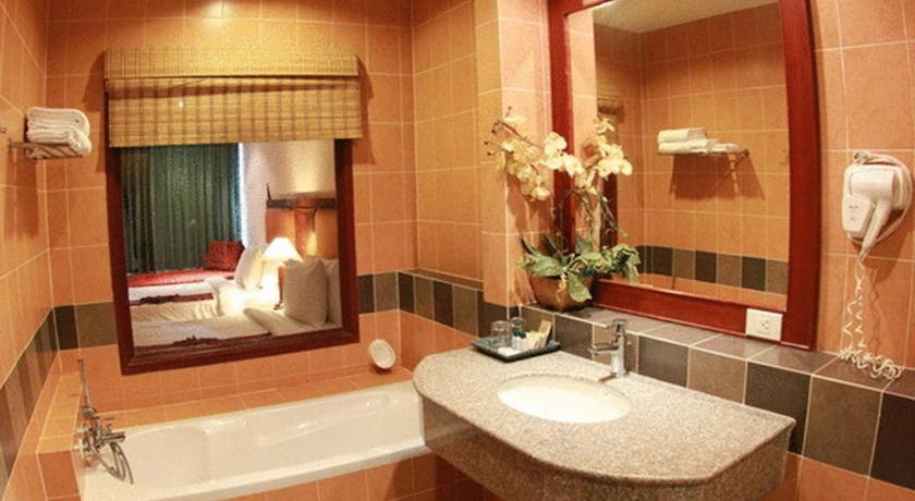 Baumanburi Hotel — о. Пхукет, Таїланд мініатюра 25
