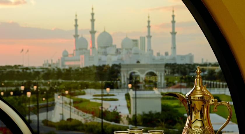 The Ritz-Carlton Grand Canal Abu Dhabi — Абу Дабі, Об'єднані Арабські Емірати мініатюра 7