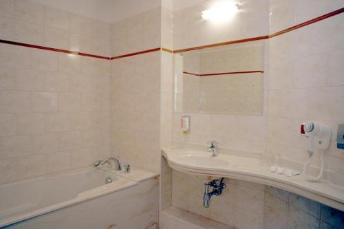 Ruze Hotel — Карлові Вари, Чехія мініатюра 15