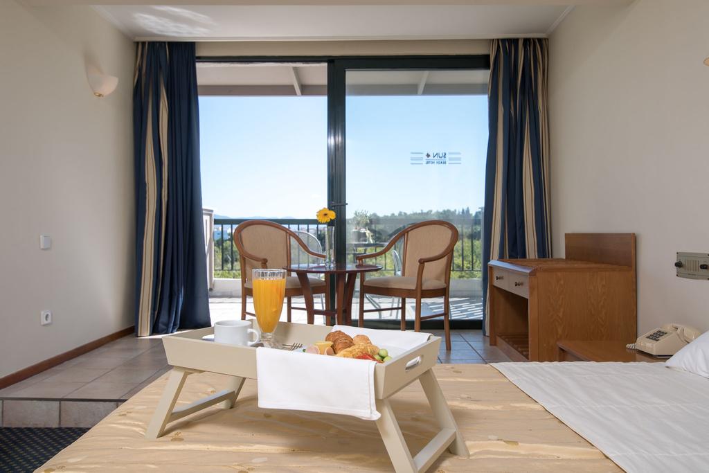 Sun Beach Agia Triada — Агия-Тріада, Греція мініатюра 6