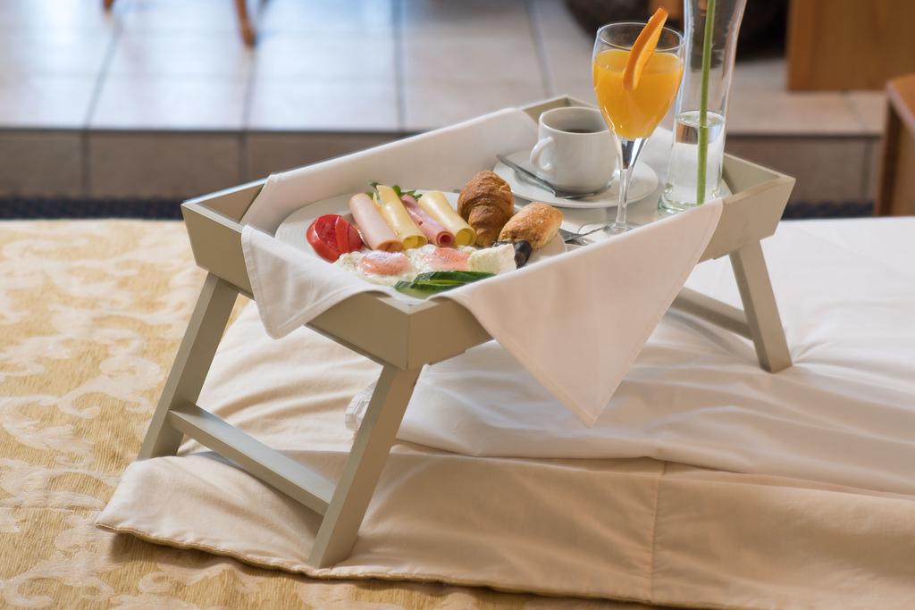 Sun Beach Agia Triada — Агия-Тріада, Греція мініатюра 9