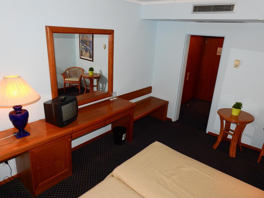 Sun Beach Agia Triada — Агия-Тріада, Греція мініатюра 26
