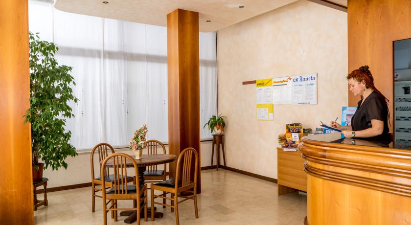 Alla Rotonda — о. Вентотене, Італія мініатюра 17