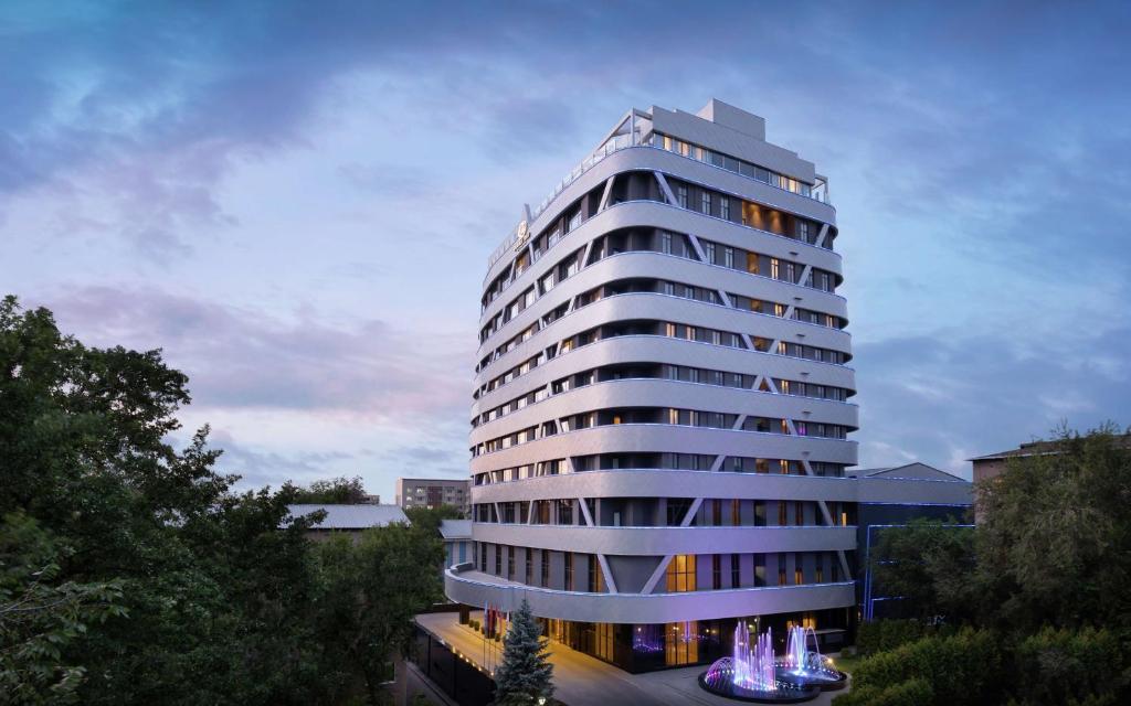 DoubleTree by Hilton Almaty — Алмати, Казахстан — фото 1