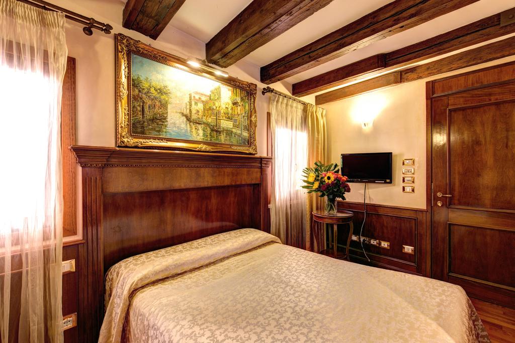 Palazzo La Scala — Венеція, Італія мініатюра 13