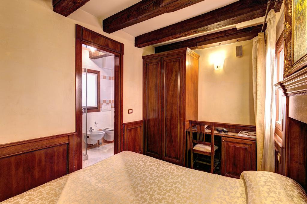 Palazzo La Scala — Венеція, Італія мініатюра 14