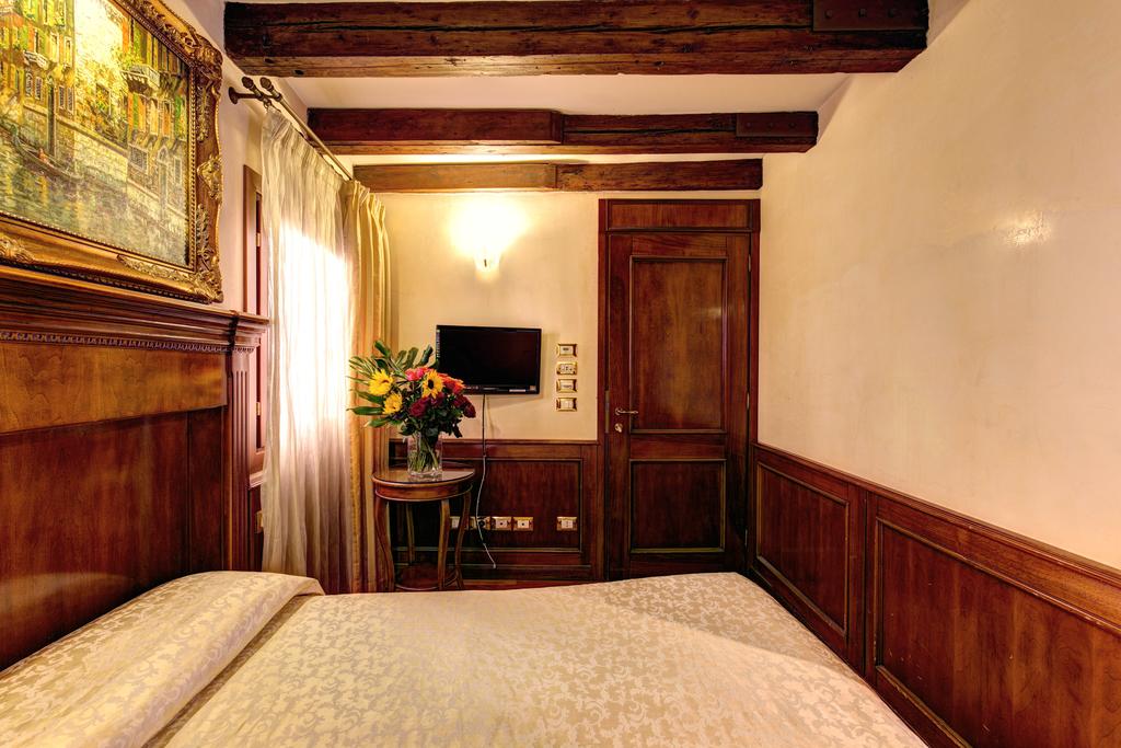 Palazzo La Scala — Венеція, Італія мініатюра 17