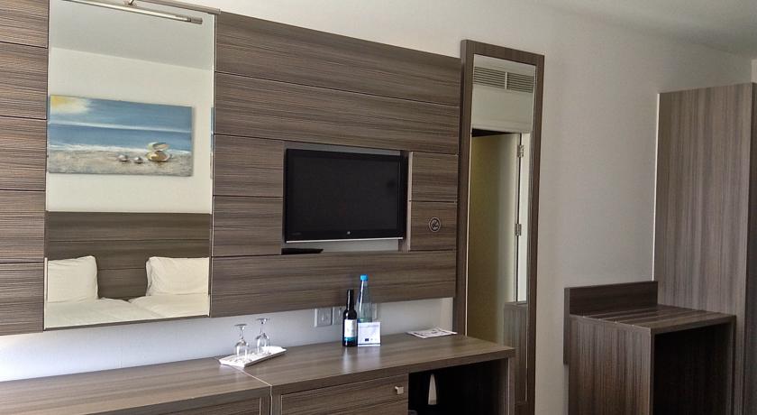Limanaki Beach Hotel — Айя Напа, Кіпр мініатюра 38