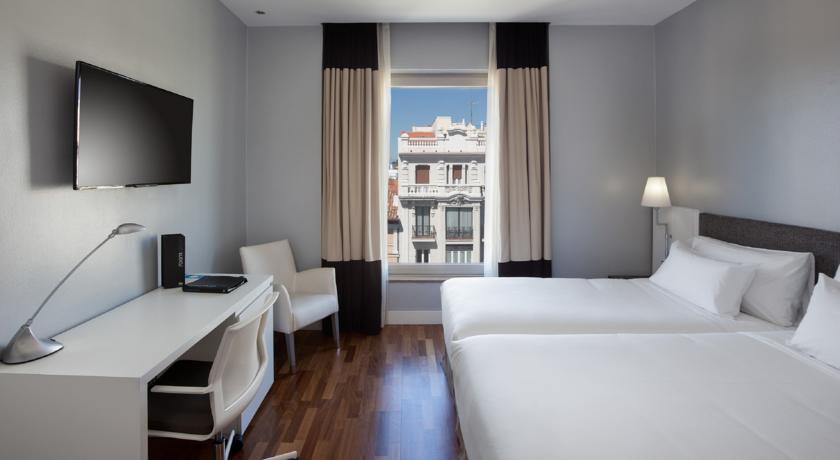 H10 Puerta de Alcala — Мадрид, Іспанія мініатюра 94