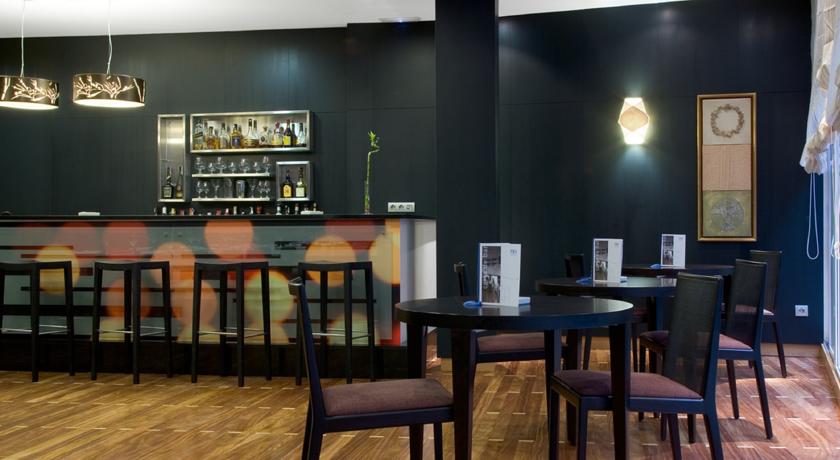 H10 Puerta de Alcala — Мадрид, Іспанія мініатюра 111