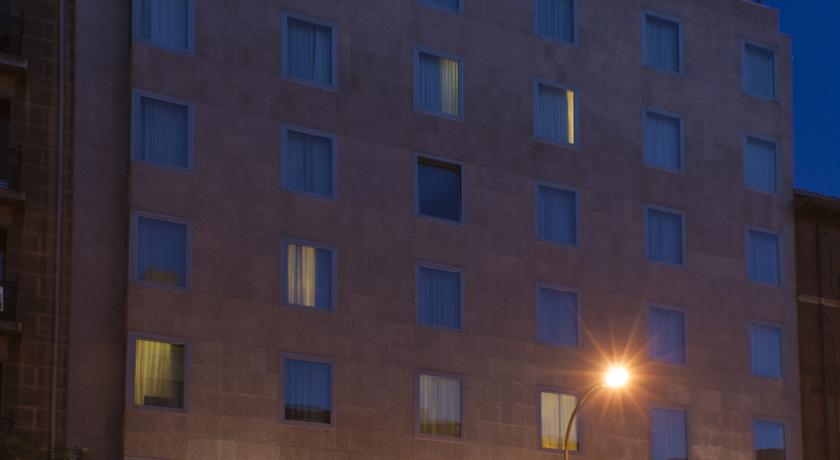H10 Puerta de Alcala — Мадрид, Іспанія мініатюра 130