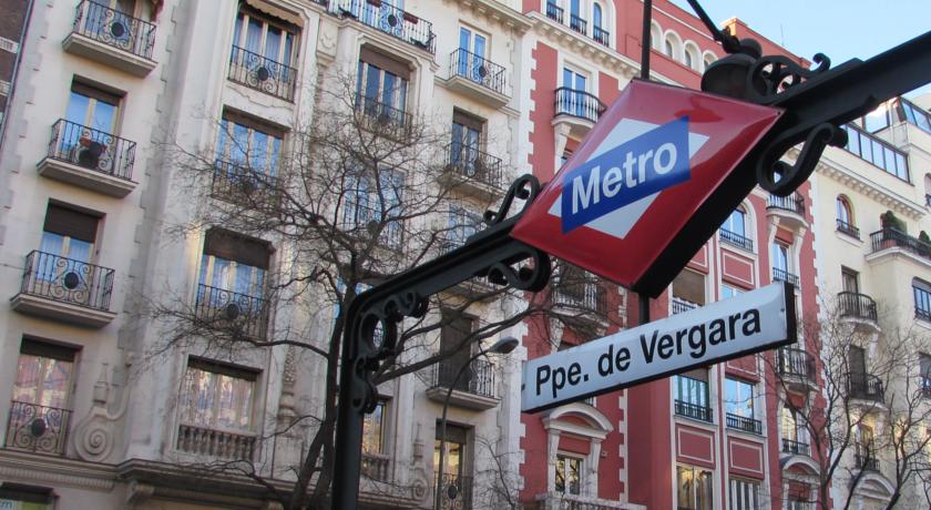 H10 Puerta de Alcala — Мадрид, Іспанія мініатюра 131