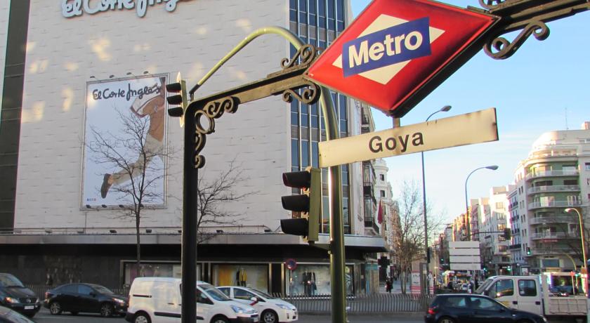 H10 Puerta de Alcala — Мадрид, Іспанія мініатюра 132