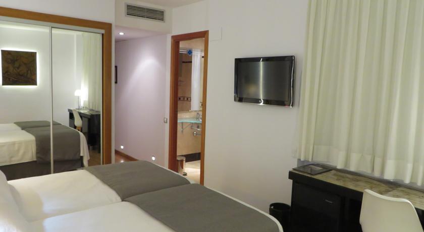 Evenia Rocafort Hotel — Барселона, Іспанія мініатюра 8