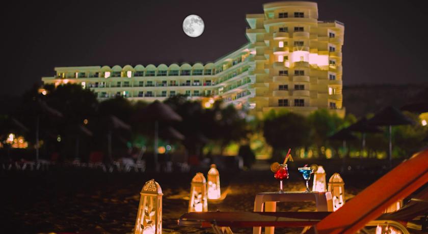 Pegasos Deluxe Beach Hotel