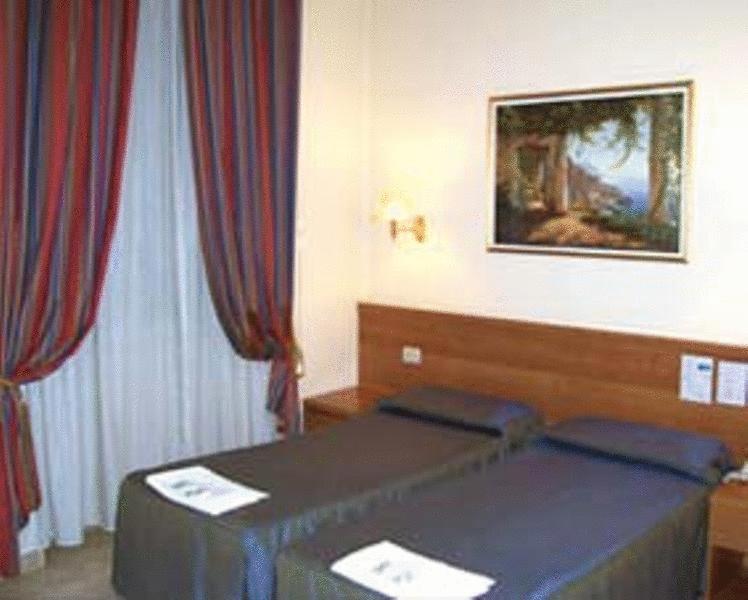 Principe di Piemonte — Лаціо, Італія мініатюра 22