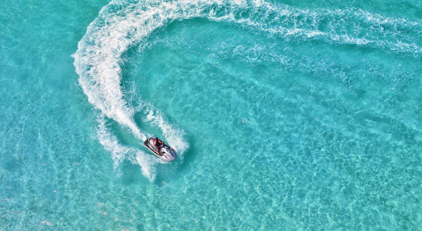 Atmosphere Kanifushi Maldives Hotel — Лавіяні Атол, Мальдіви мініатюра 34