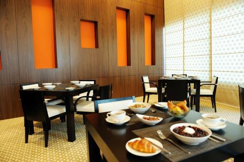 Staybridge Suites Abu Dhabi Yas Island, Абу Дабі, Об'єднані Арабські Емірати мініатюра 37