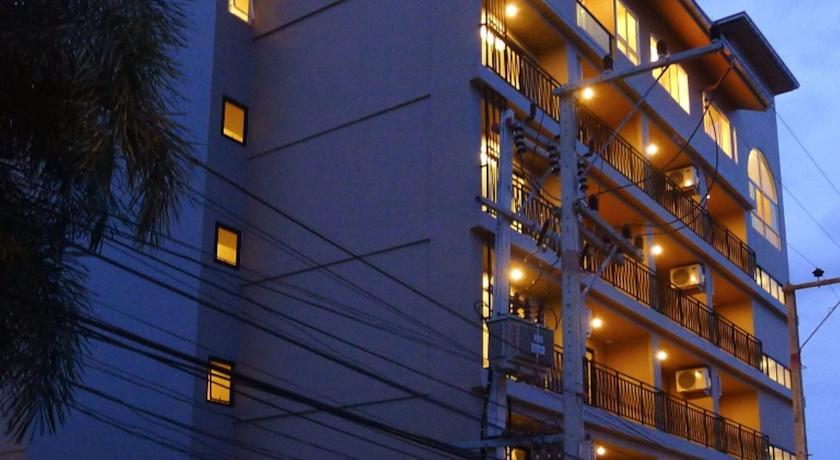 T5 Suites Pattaya Prathumnak — Паттайя, Таїланд мініатюра 10