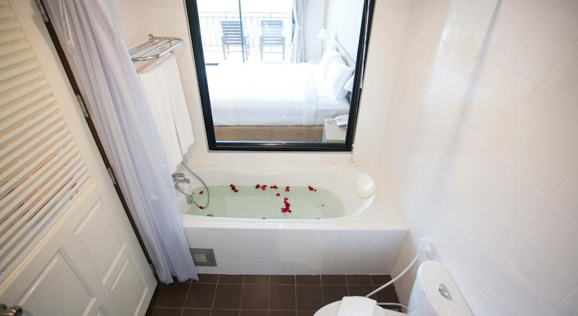 T5 Suites Pattaya Prathumnak — Паттайя, Таїланд мініатюра 18