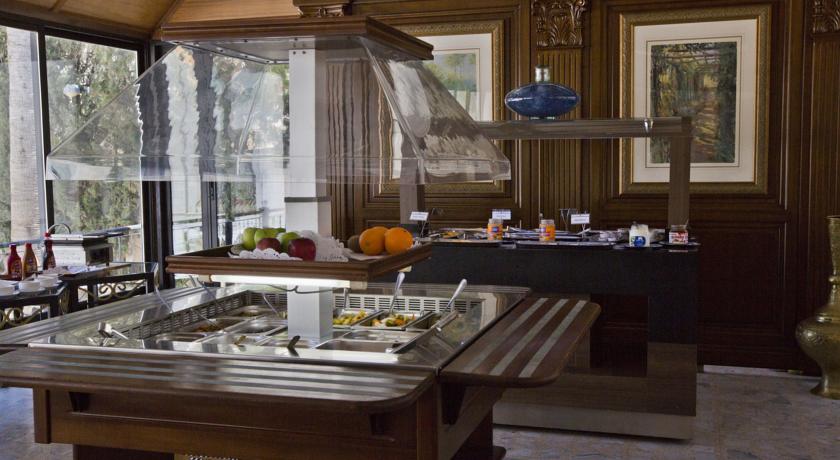Amman International Hotel — Амман, Йорданія мініатюра 17