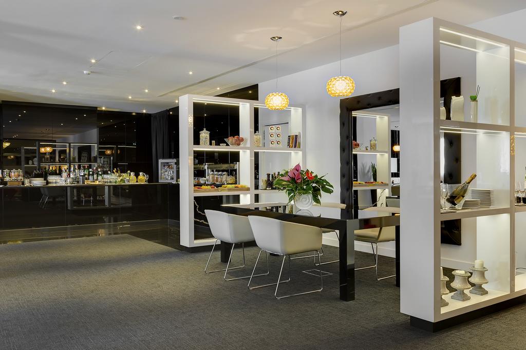 Melia Milano — Мілан, Італія мініатюра 144