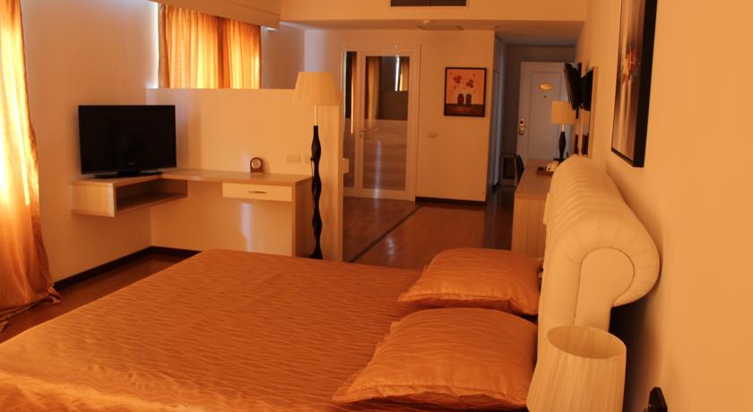 Bleart Hotel — Дуррес, Албанія мініатюра 29
