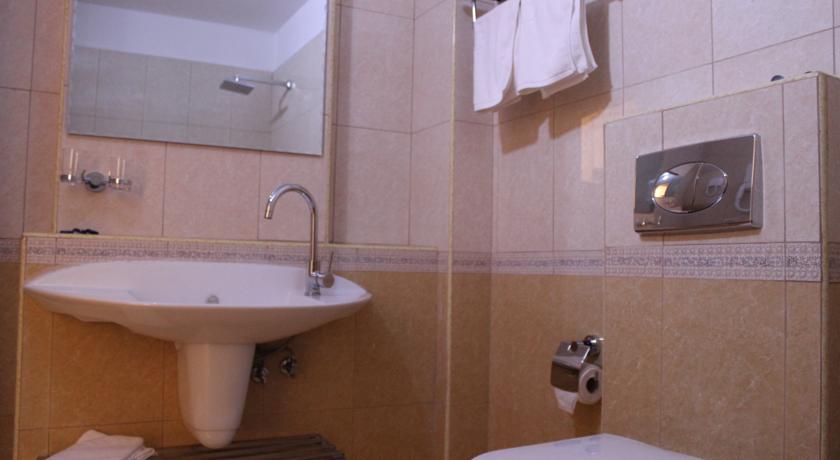 Bleart Hotel — Дуррес, Албанія мініатюра 31