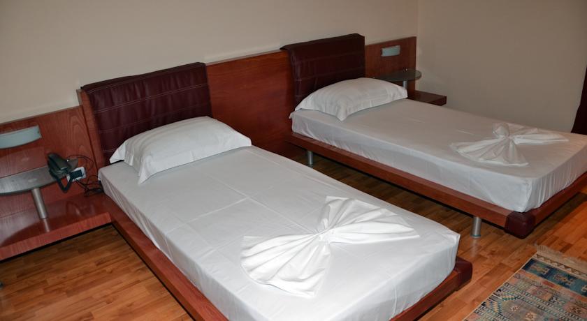 Brilant Hotel — Саранда, Албанія мініатюра 23