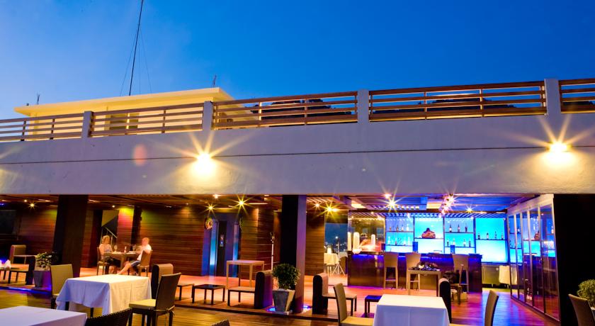 Casa Del M Patong Beach — о. Пхукет, Таїланд мініатюра 11