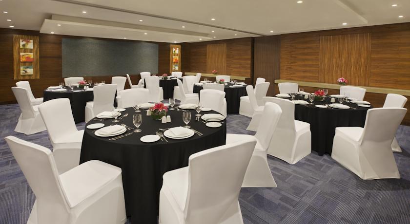 DoubleTree by Hilton Hotel and Residences Dubai Al Barsha, Дубаї, Об'єднані Арабські Емірати мініатюра 35