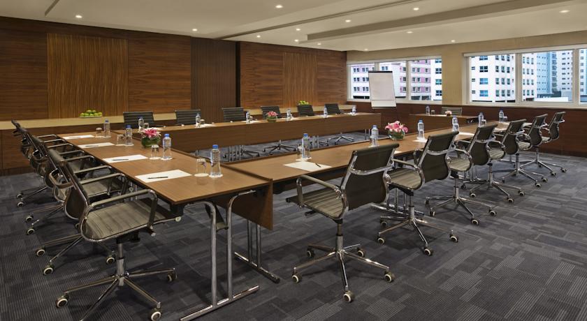DoubleTree by Hilton Hotel and Residences Dubai Al Barsha, Дубаї, Об'єднані Арабські Емірати мініатюра 37