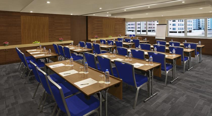 DoubleTree by Hilton Hotel and Residences Dubai Al Barsha, Дубаї, Об'єднані Арабські Емірати мініатюра 39