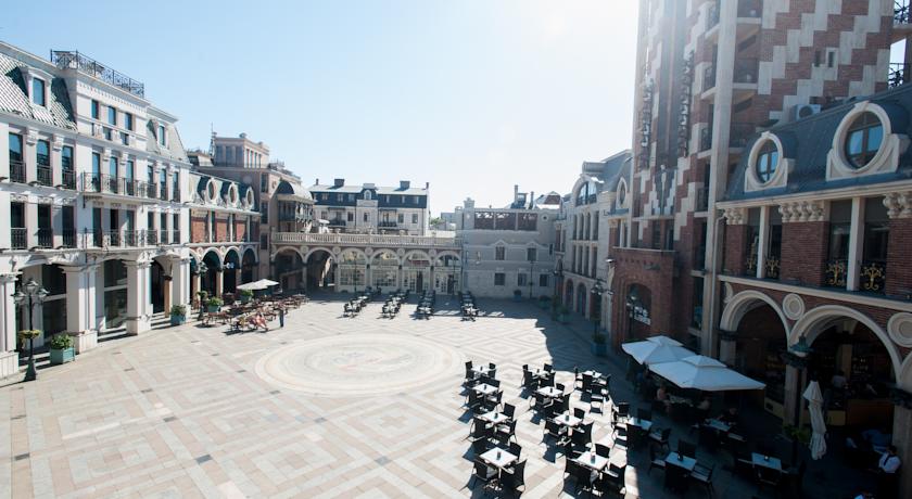 Piazza Four Colors — Батумі, Грузія мініатюра 16