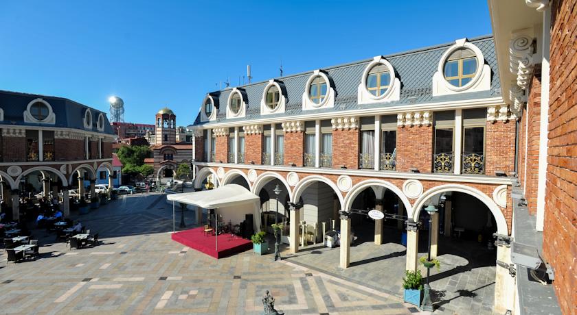 Piazza Four Colors — Батумі, Грузія мініатюра 23