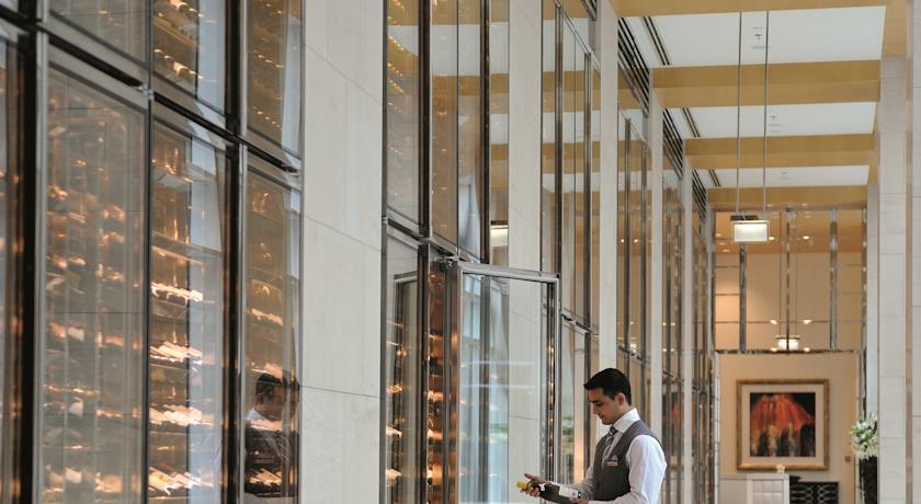 The Ritz-Carlton Dubai International Financial Centre — Дубаї, Об'єднані Арабські Емірати мініатюра 155