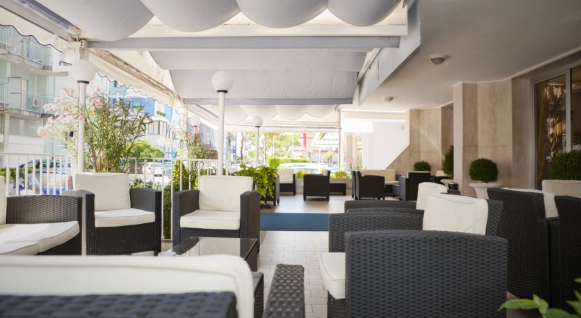 Bettina Hotel — о. Вентотене, Італія мініатюра 15