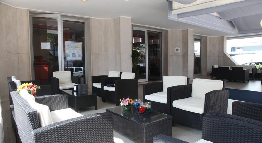 Bettina Hotel — о. Вентотене, Італія мініатюра 20