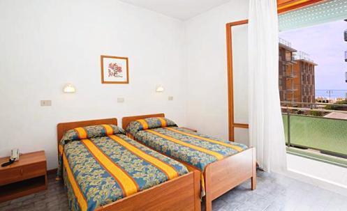 Bettina Hotel — о. Вентотене, Італія мініатюра 31