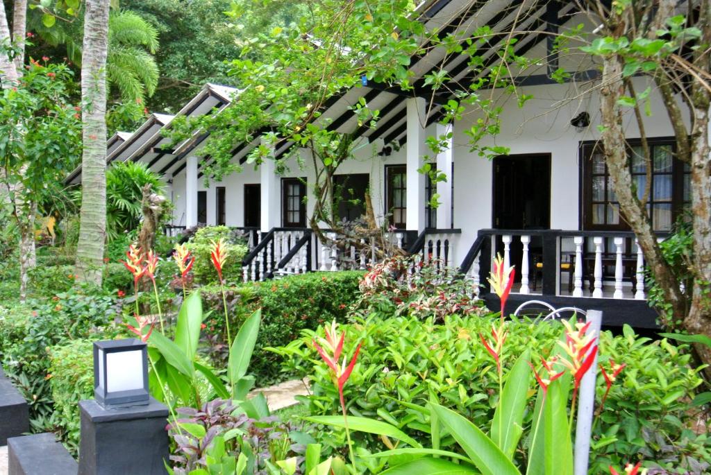 Flower Garden Hotel — Унаватуна, Шрі Ланка мініатюра 39