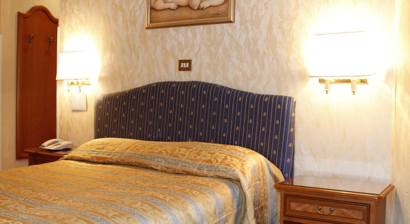 The Cross Hotel — Лаціо, Італія мініатюра 26