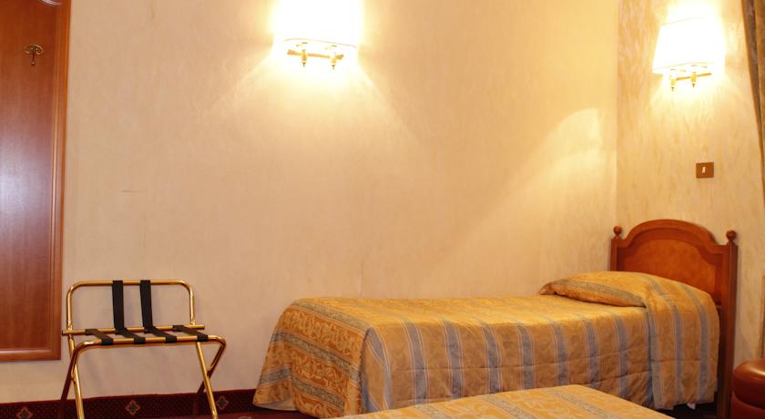 The Cross Hotel — Лаціо, Італія мініатюра 33