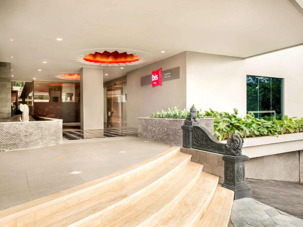 Ibis Yogyakarta Adi Sucipto — о. Ява, Індонезія — фото 1