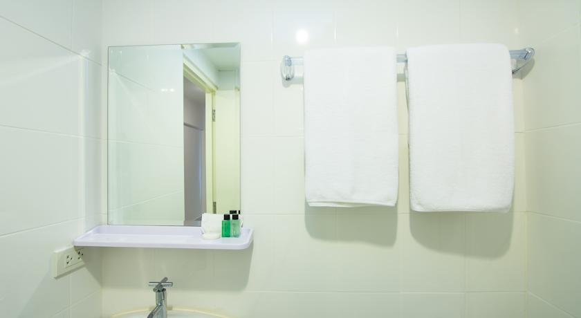 Zing Hotel Prathumnak — Паттайя, Таїланд мініатюра 20
