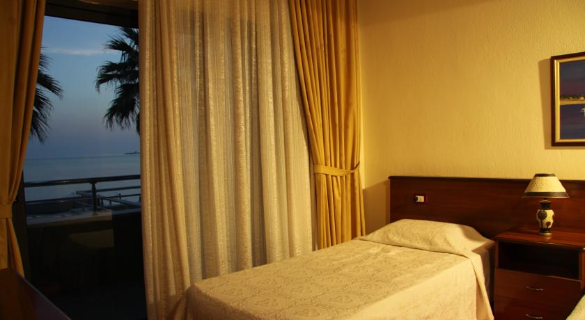 Vivas Hotel — Дуррес, Албанія мініатюра 28