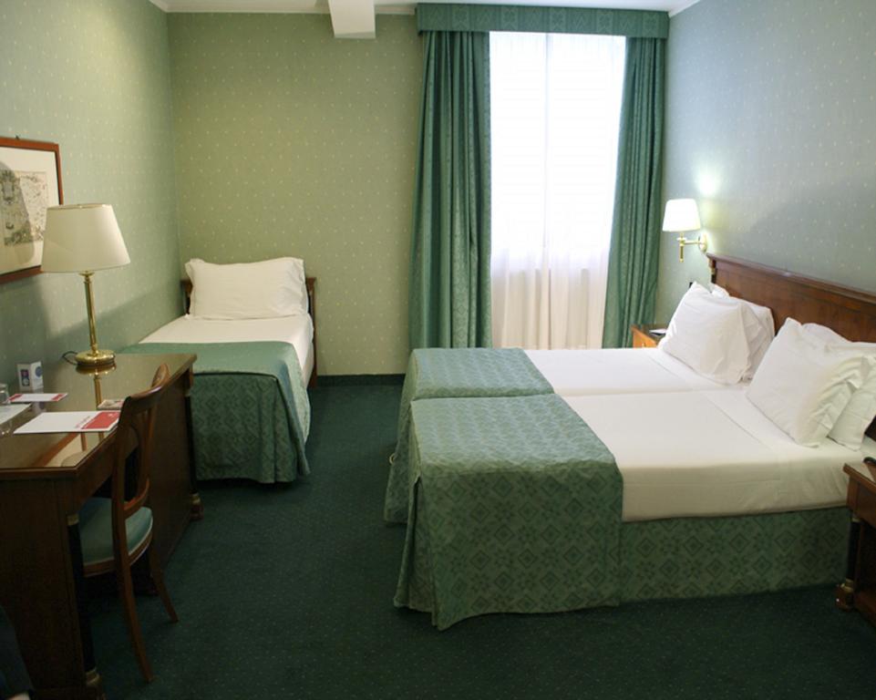 Ramada Naples — кампанія, Італія мініатюра 8