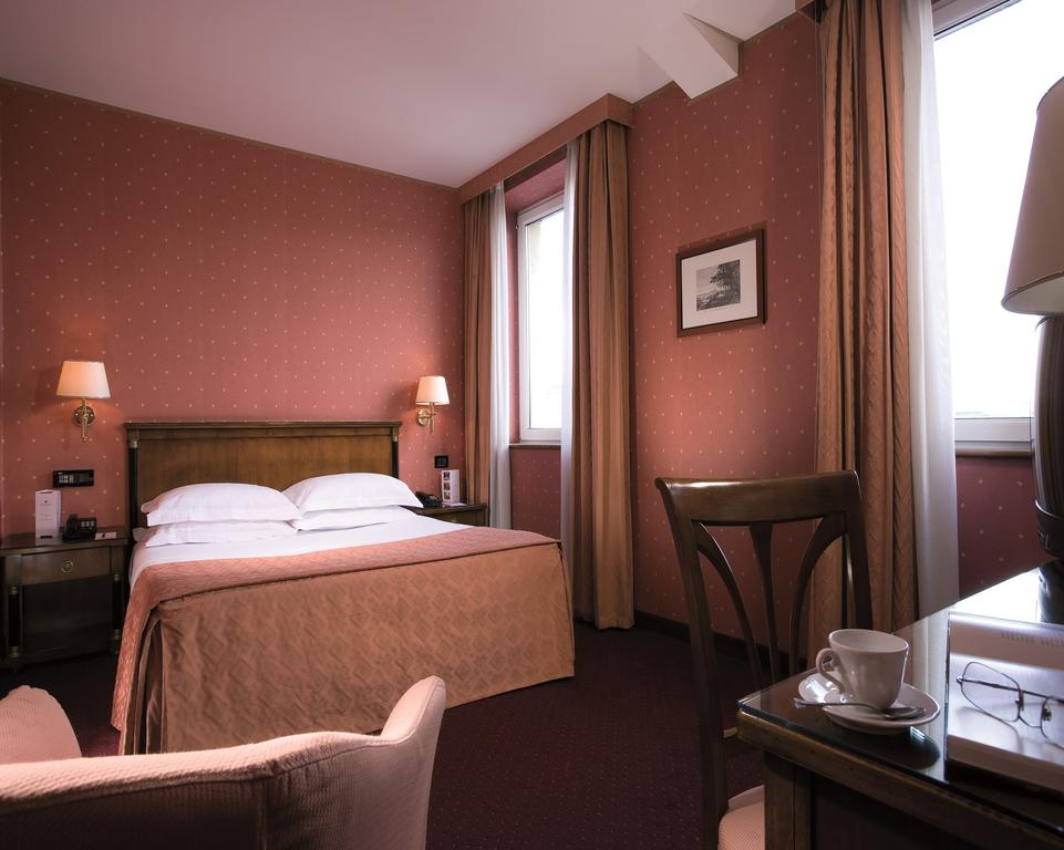 Ramada Naples — кампанія, Італія мініатюра 18