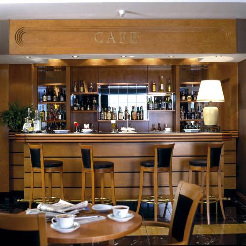 Ramada Naples — кампанія, Італія мініатюра 19